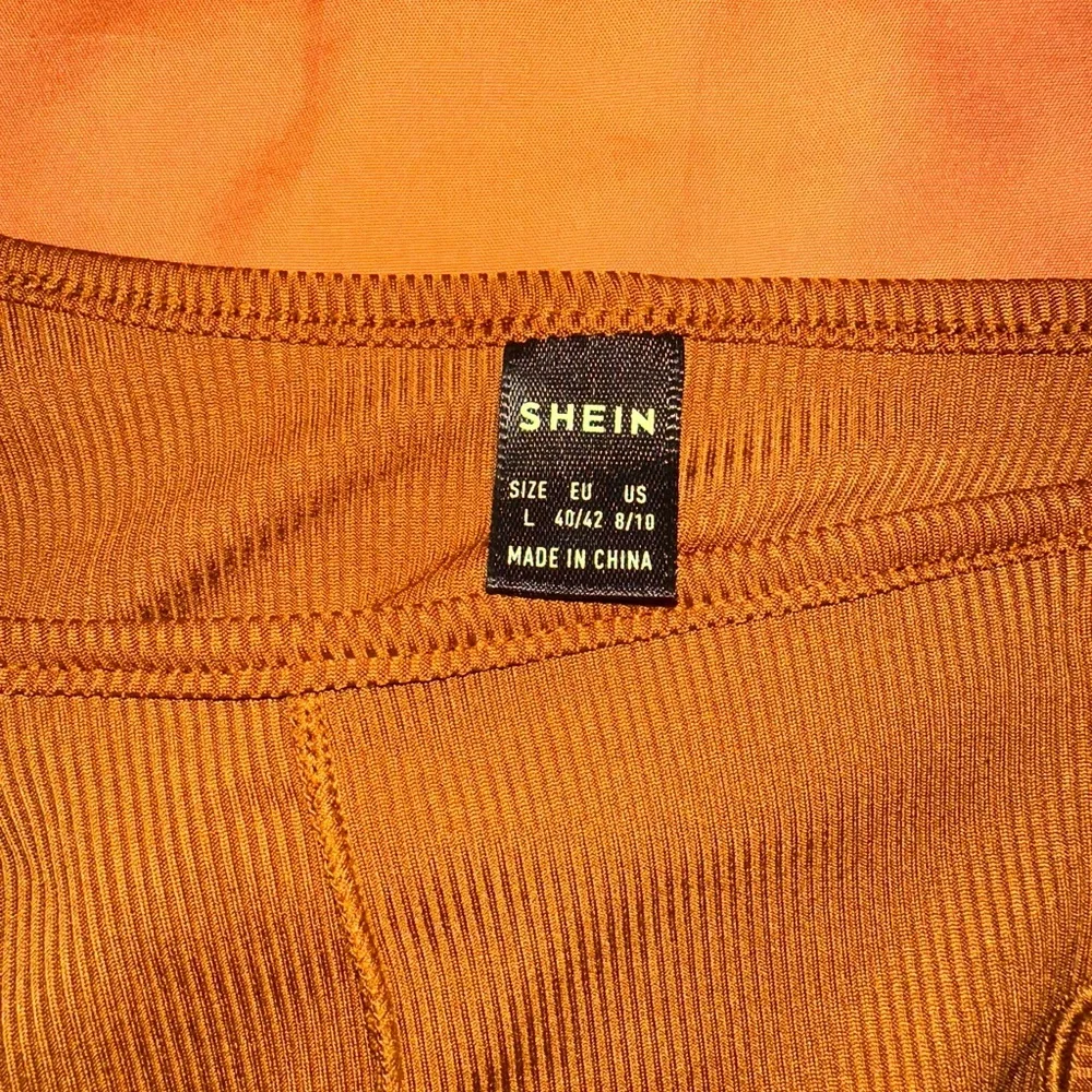 Shein Rust Ribbed Top - Picture 3 of 3
